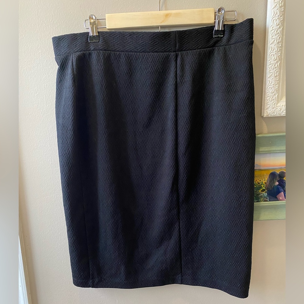 Liz Claiborne Black Textured Stretch Pencil Skirt | Size L